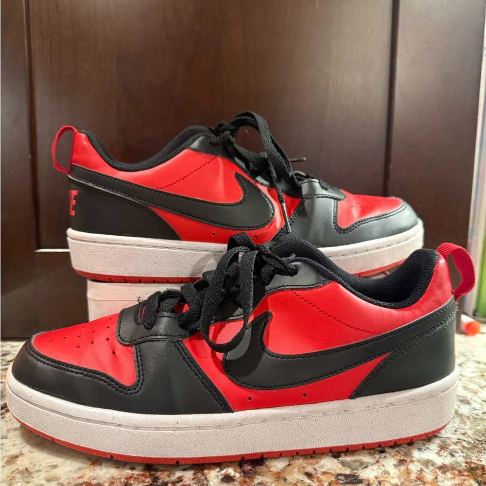 *PRE-OWNED* Nike Size 6Y Court Borough Low Recraft GS Black University Red - Picture 4 of 8